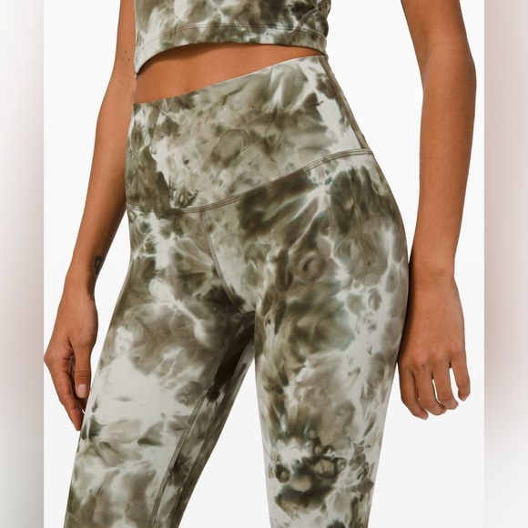 Lululemon Align Pant 28" 
Diamond Dye Light Sage Army Green Dark Olive - Picture 5 of 8